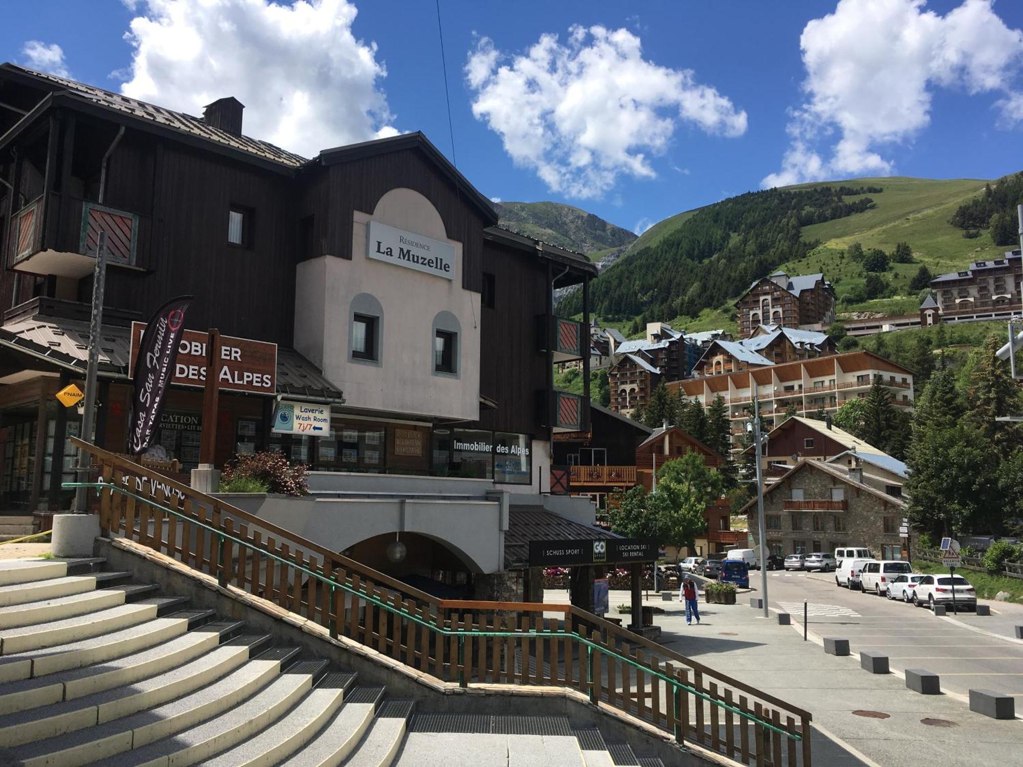 Travelski Home Classic - Residence La Muzelle Ле дез Альп Экстерьер фото